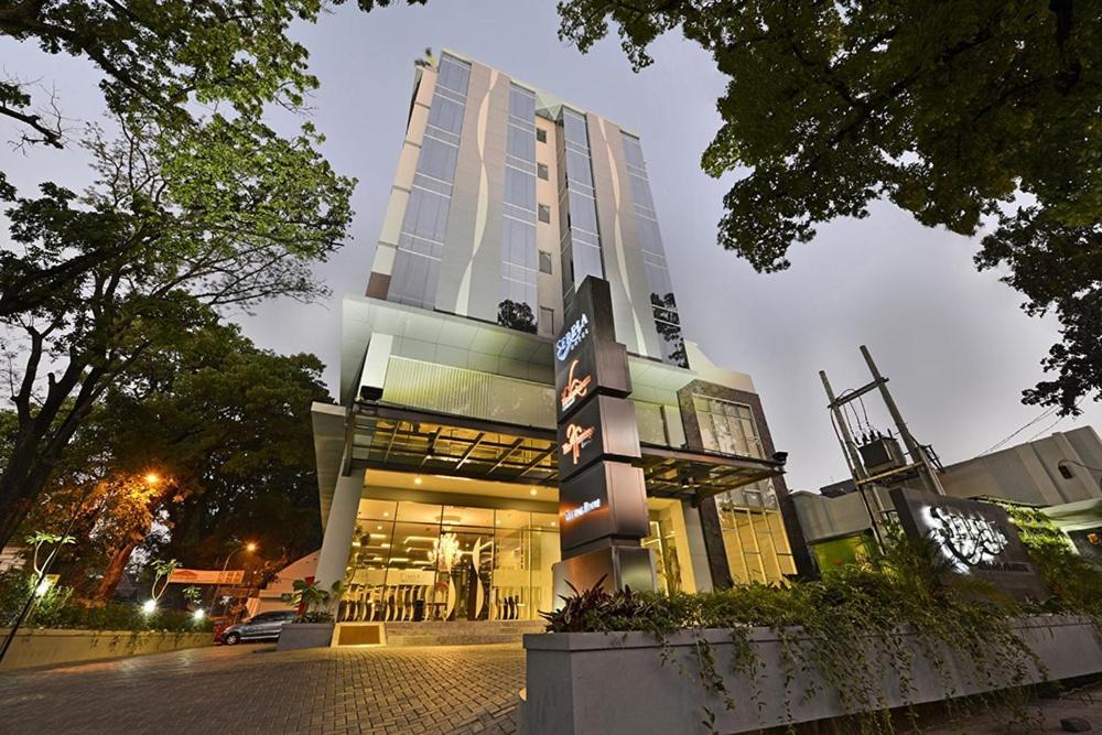 Serela Cihampelas By Kagum Hotels Bandung Kültér fotó