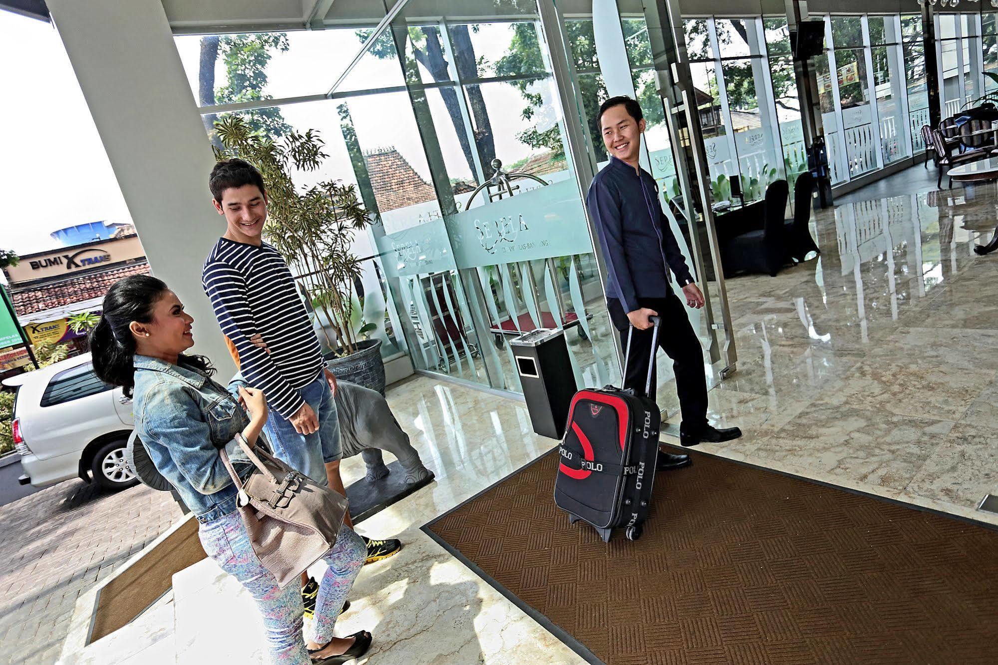 Serela Cihampelas By Kagum Hotels Bandung Kültér fotó